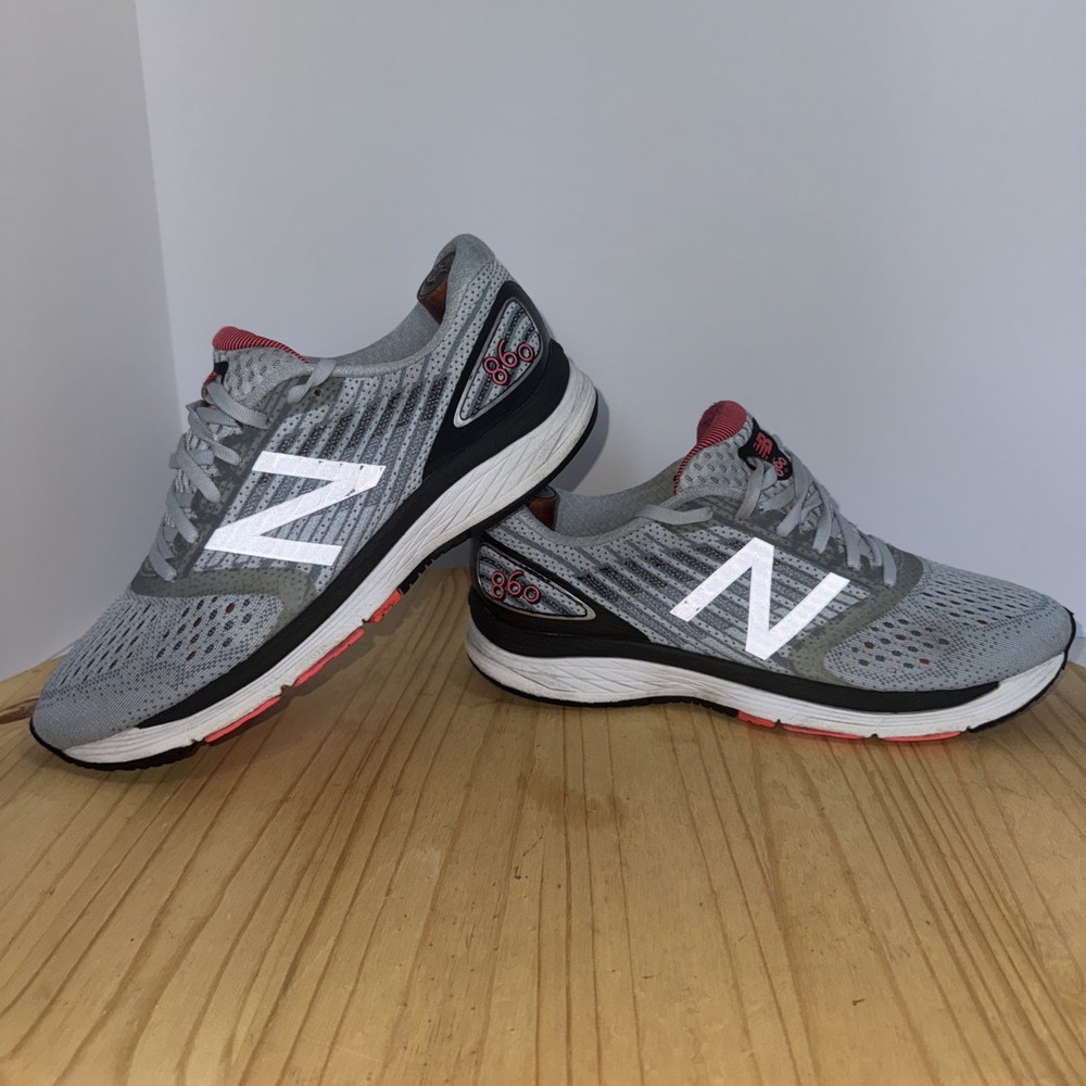 New Balance 860 v9 Womens Shoes Size 9.5  Gray Running Walking Athletic